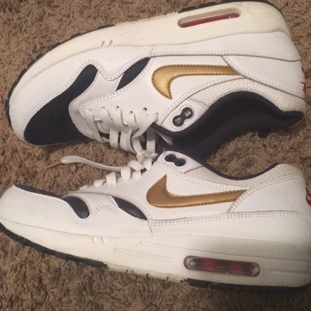 Nike shoes